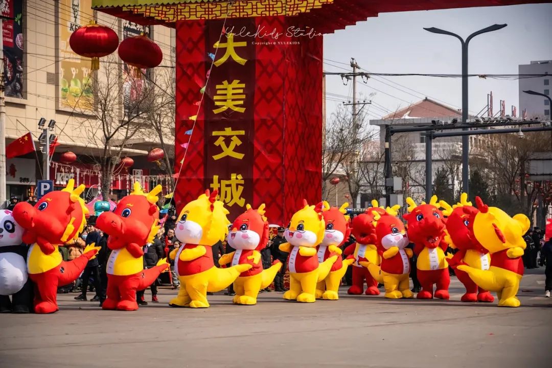 交城县元宵节红火精彩瞬间！竟然还有烟火秀，正月十六举办彩车巡游！